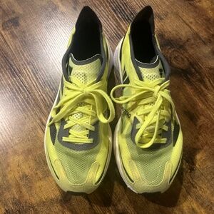 Adizero Boston 11 lightstrike Pro Yellow/Gray  Size 7